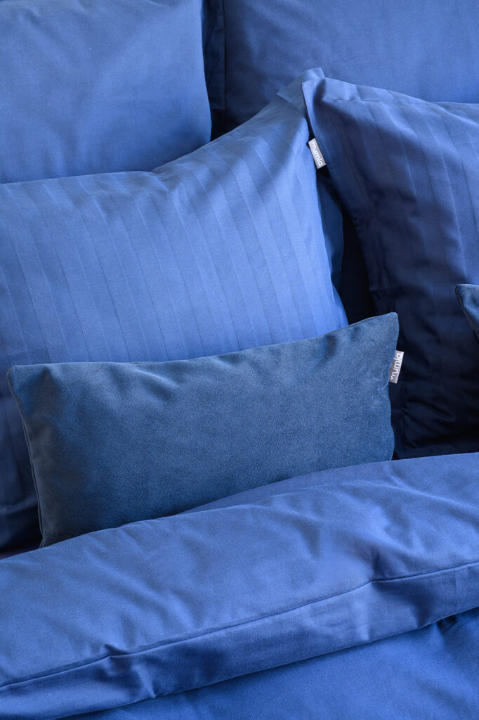 poszewka velvet granatowy - MUMLA