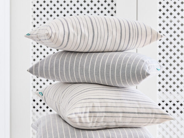 poszewka szare prążki MUMLA